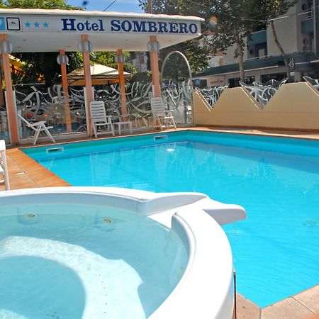 Hotel Sombrero Римини Екстериор снимка
