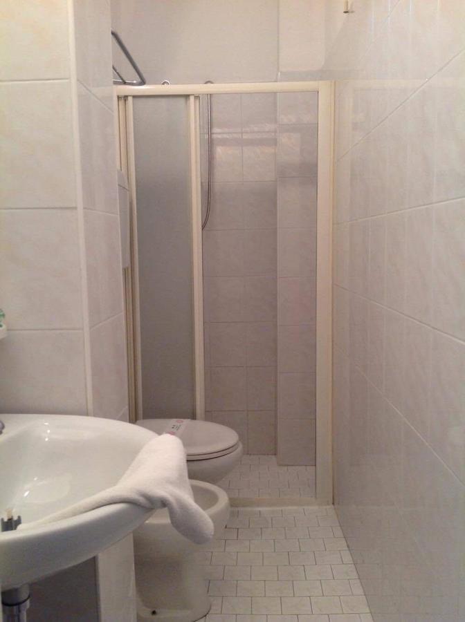 Hotel Sombrero Римини Екстериор снимка