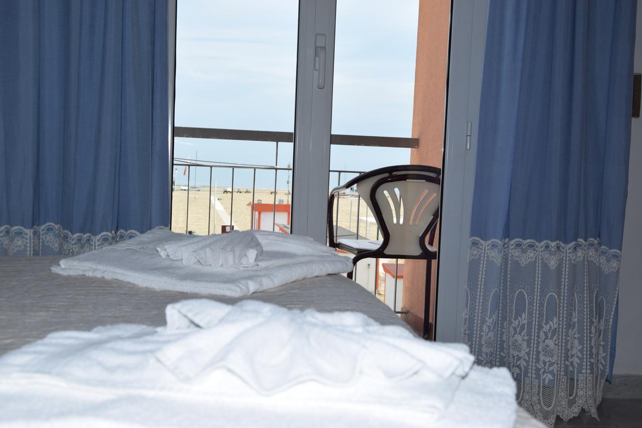 Hotel Sombrero Римини Екстериор снимка