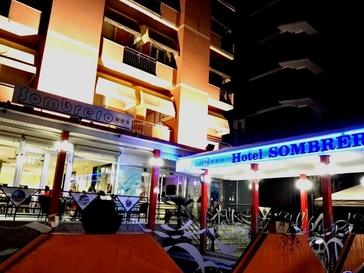 Hotel Sombrero Римини Екстериор снимка