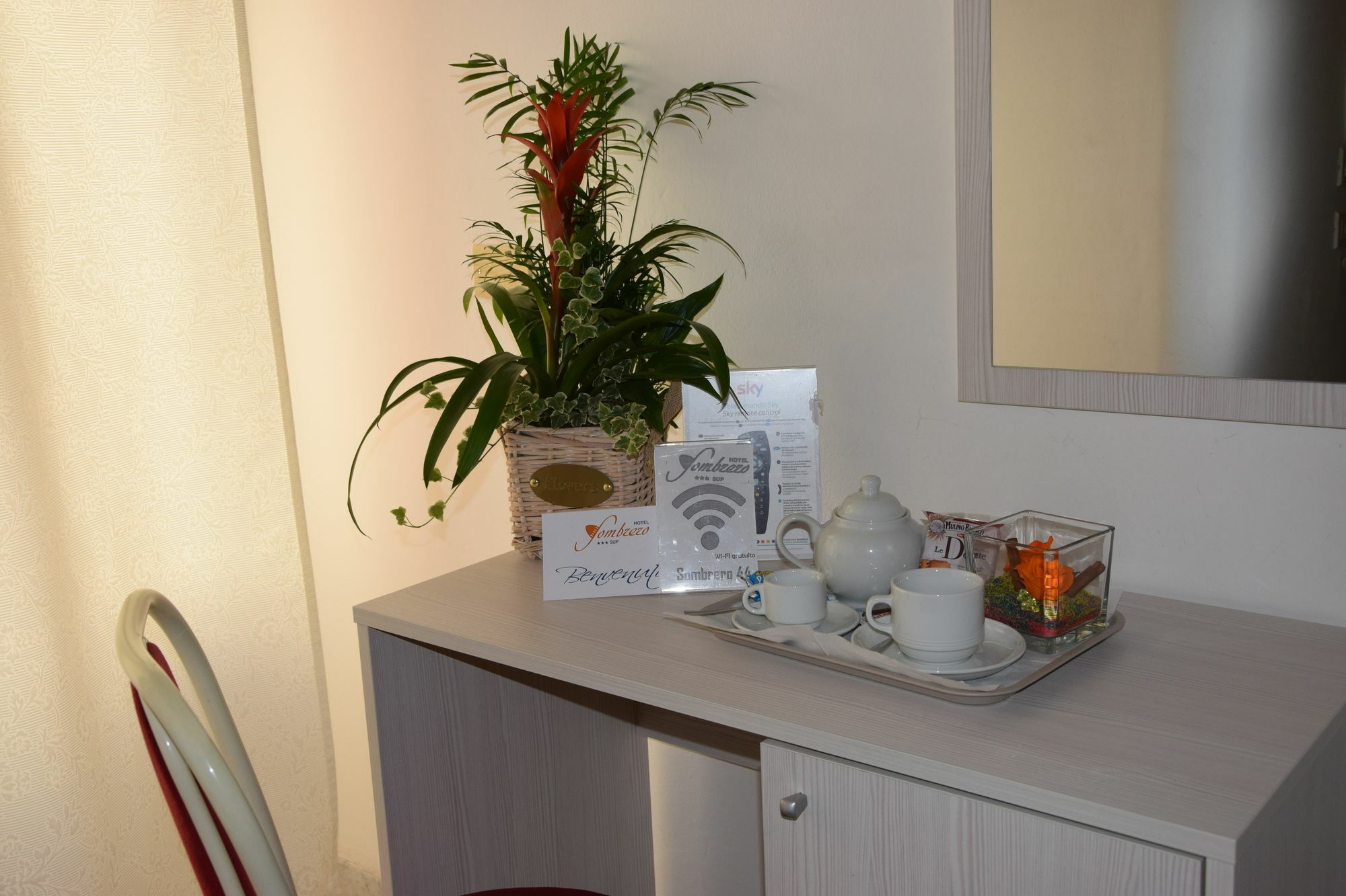 Hotel Sombrero Римини Екстериор снимка